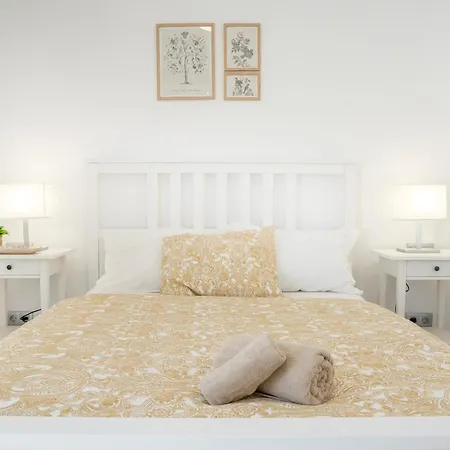 Alex Βίλα *